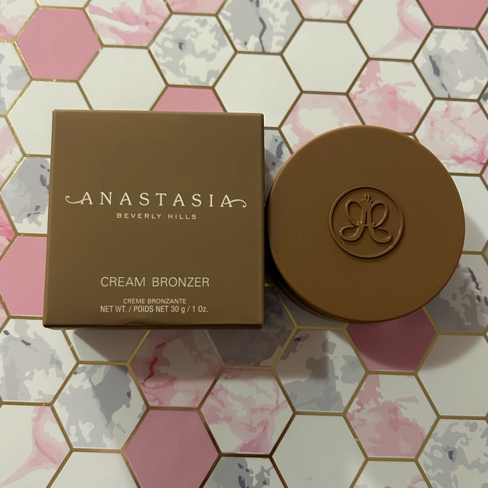 ANASTASIA BEVERLY HILLS Cream Bronzer
